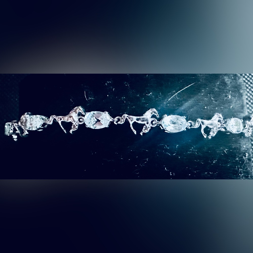 Blue Topaz Gemstone Horse Charm Bracelet & matching Earrings NWT - Picture 5 of 9
